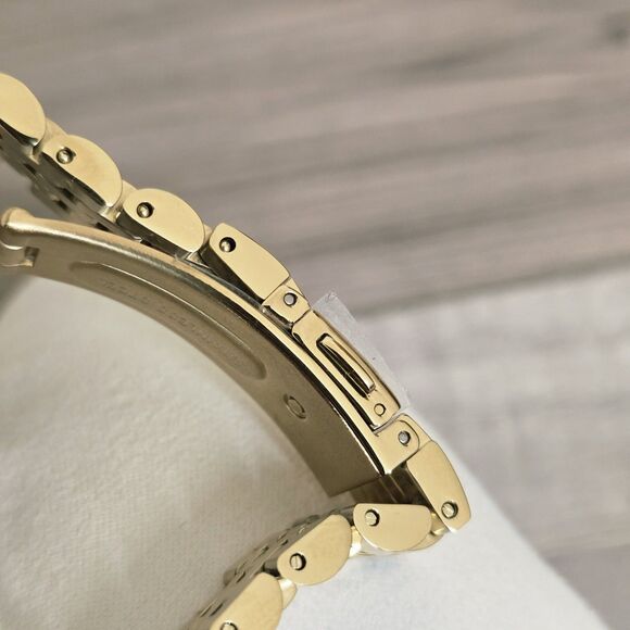 Olivia Burton Townhouse Quartz Gold-Tone Stainless Bracelet Rectangular Watch main image 4